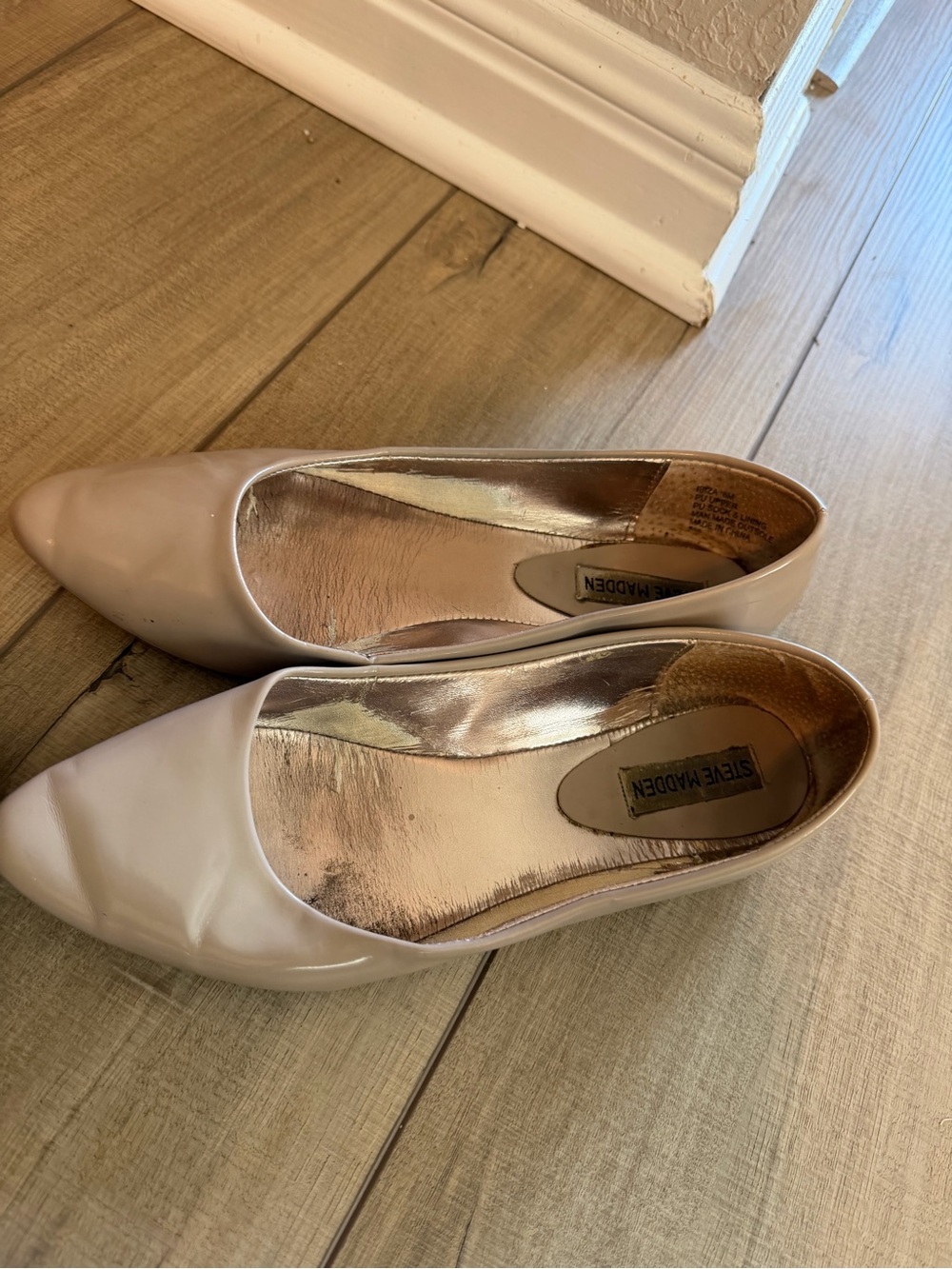 Steve Madden Women's Blush Patent Pointed-Toe Flats - Picture 2 of 4